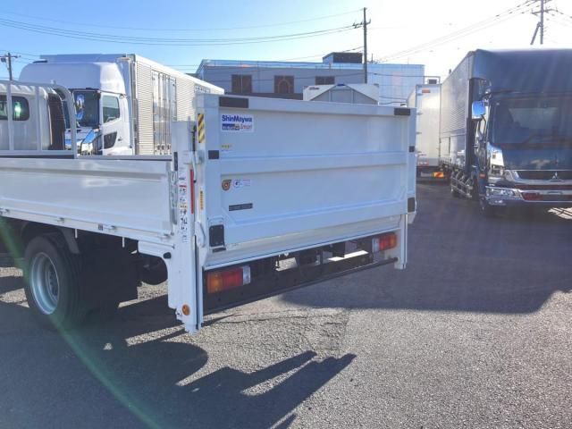 Hino DUTRO 2023-11 3847198-10