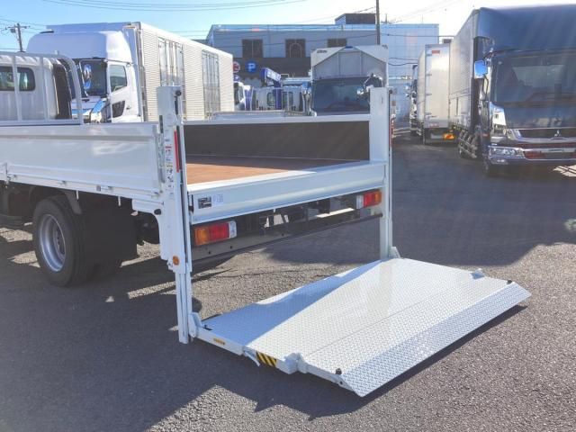 Hino DUTRO 2023-11 3847198-11