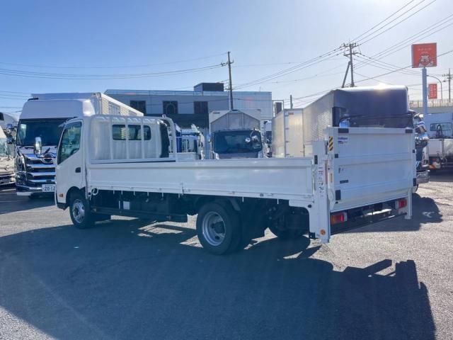 Hino DUTRO 2023-11 3847198-3