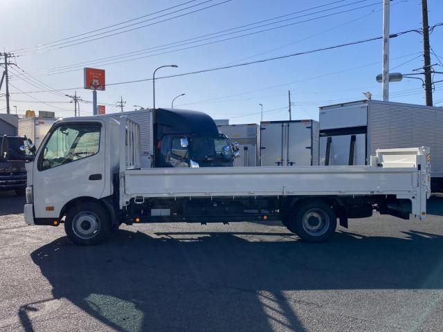 Hino DUTRO 2023-11 3847198-4