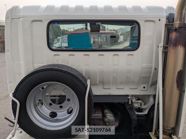 Hino DUTRO 2019-02 3905160-23