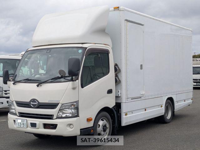 Hino DUTRO 2018-10 3905164-0