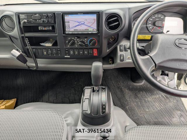Hino DUTRO 2018-10 3905164-22