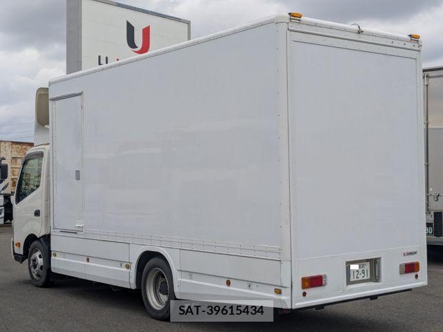 Hino DUTRO 2018-10 3905164-3