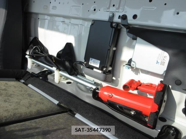 Hino DUTRO 2024-07 3905137-15