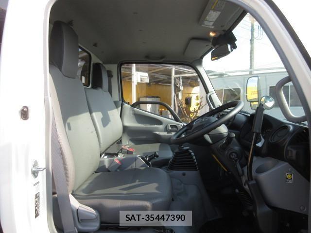 Hino DUTRO 2024-07 3905137-8
