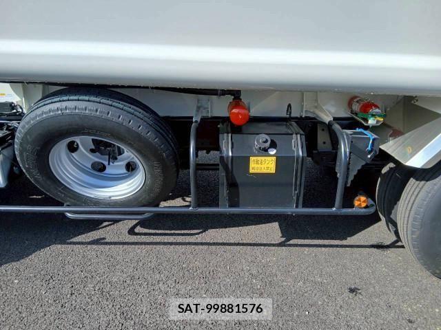 Hino DUTRO 2025-07 4041323-18