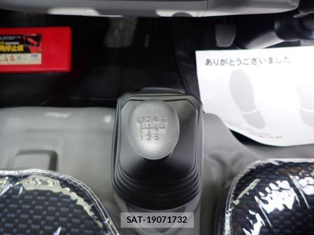 Hino DUTRO 2025-08 4041362-14