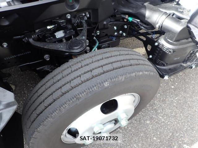 Hino DUTRO 2025-08 4041362-18