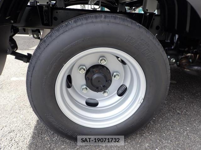Hino DUTRO 2025-08 4041362-19