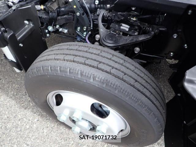 Hino DUTRO 2025-08 4041362-21