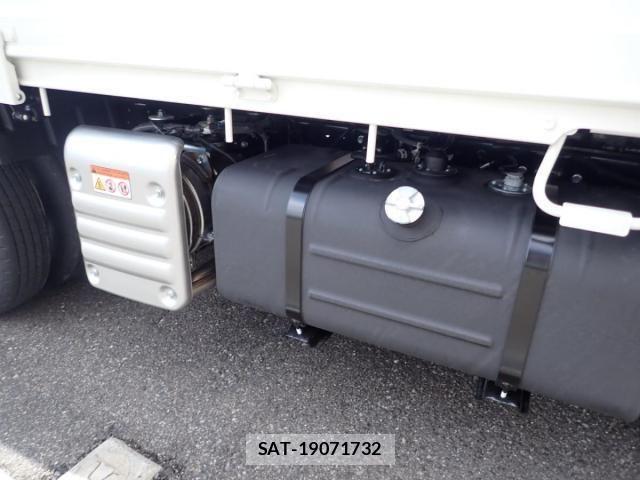 Hino DUTRO 2025-08 4041362-5