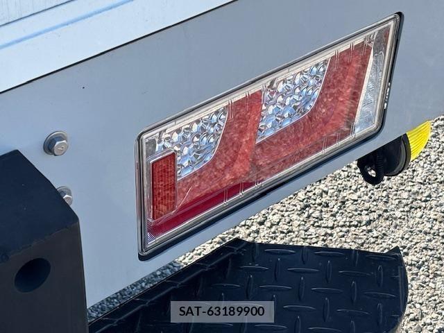 Hino DUTRO 2022-02 4041366-15