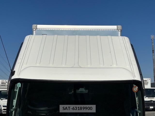 Hino DUTRO 2022-02 4041366-17