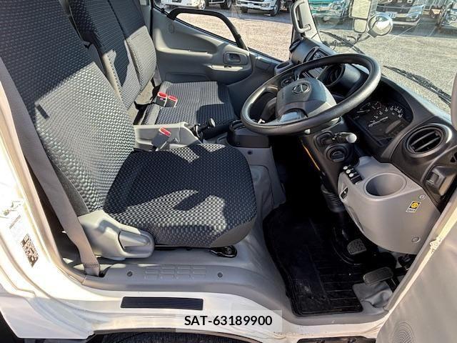 Hino DUTRO 2022-02 4041366-20