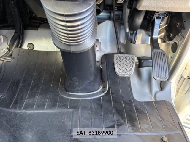 Hino DUTRO 2022-02 4041366-24