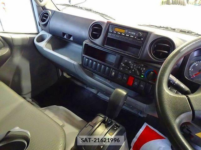 Hino DUTRO 2016-10 4109205-8