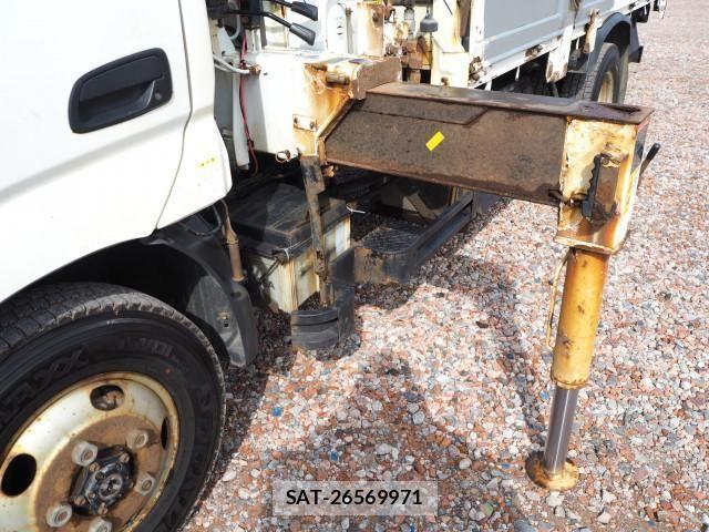 Hino DUTRO 2015-10 4109226-13