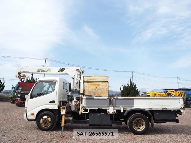 Hino DUTRO 2015-10 4109226-1