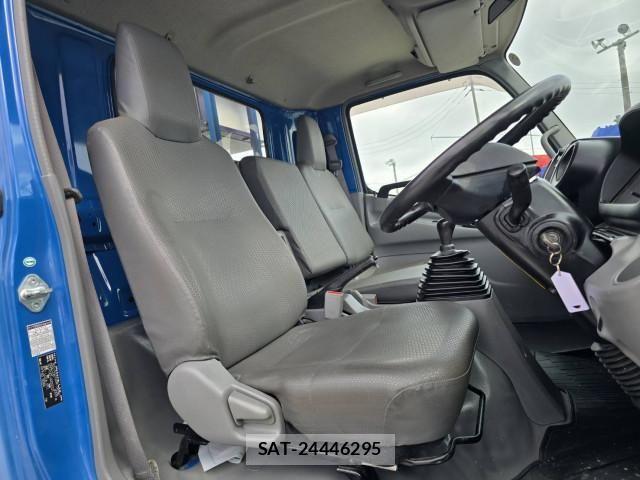 Hino DUTRO 2015-07 4139111-17