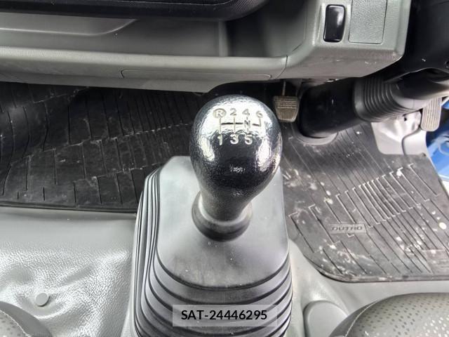 Hino DUTRO 2015-07 4139111-20