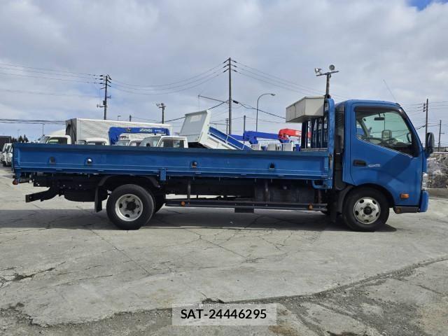 Hino DUTRO 2015-07 4139111-3