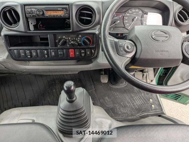 Hino DUTRO 2021-04 4240611-19