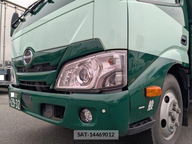 Hino DUTRO 2021-04 4240611-26