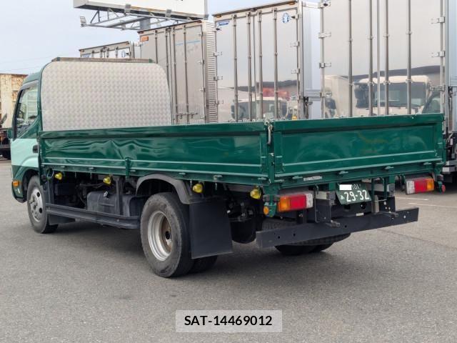 Hino DUTRO 2021-04 4240611-3