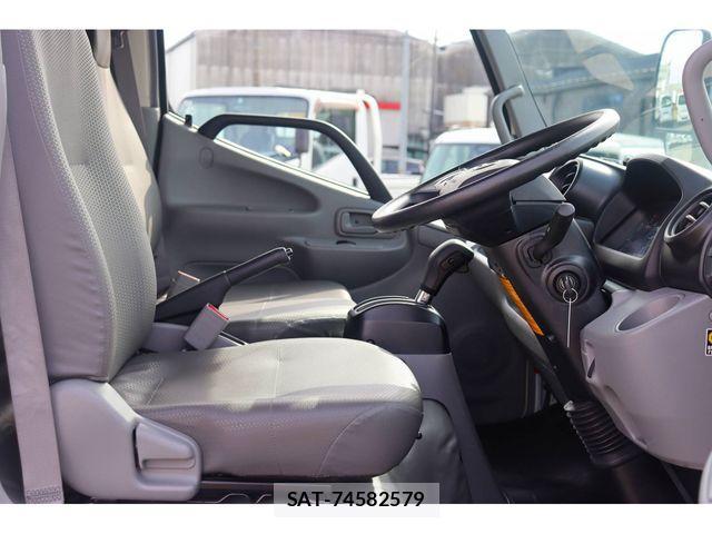Hino DUTRO 2024-08 4240601-13