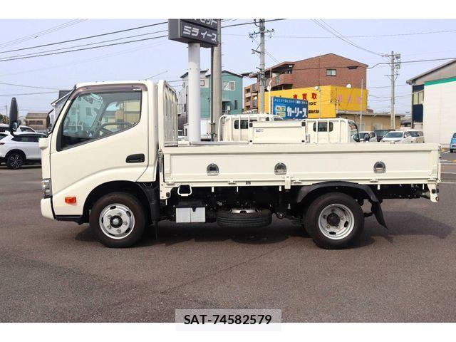 Hino DUTRO 2024-08 4240601-1