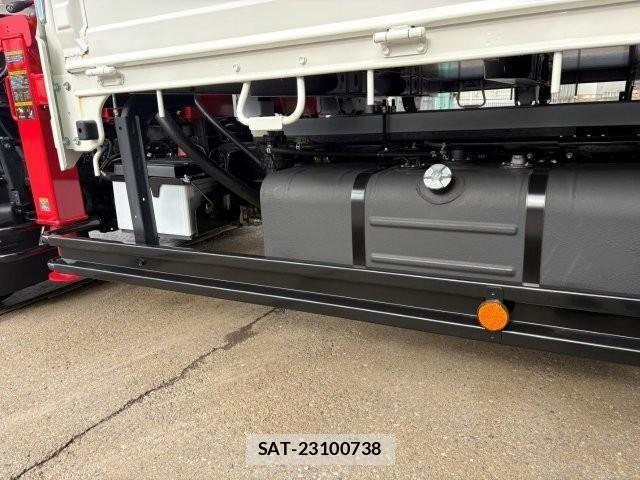 Hino DUTRO 2025-04 4323246-11
