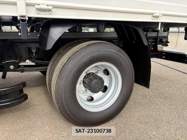 Hino DUTRO 2025-04 4323246-12