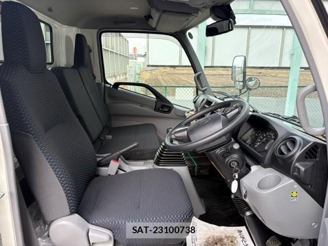 Hino DUTRO 2025-04 4323246-26