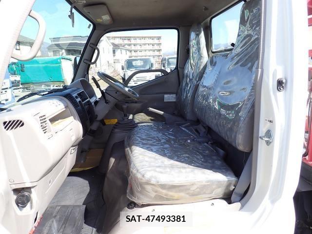 Hino DUTRO 2011-01 4323258-15