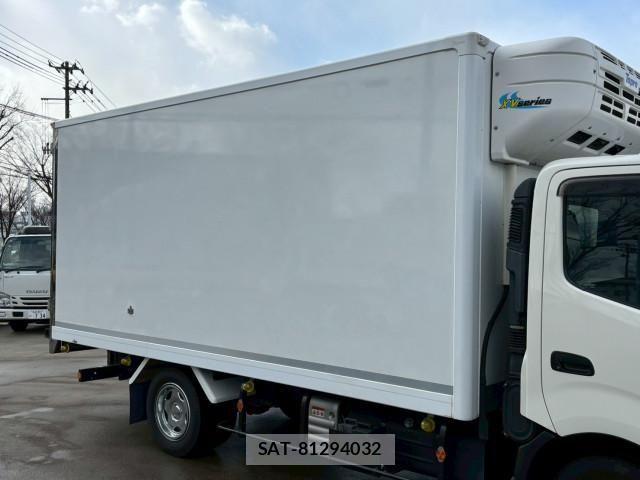 Hino DUTRO 2020-05 4370571-7