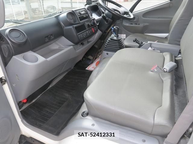 Hino DUTRO 2021-03 4370564-28