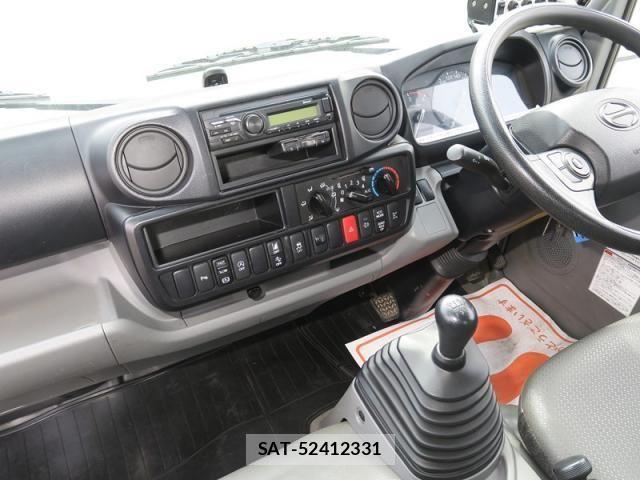 Hino DUTRO 2021-03 4370564-29