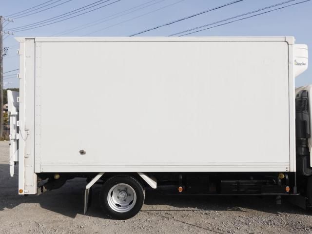 Hino DUTRO 2011-08 4384433-9