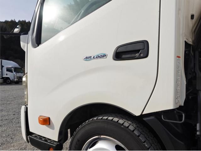 Hino DUTRO 2011-08 4384433-13