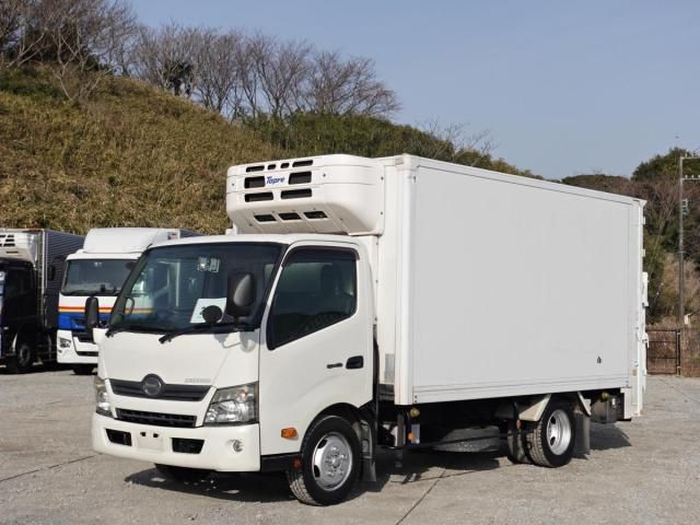 Hino DUTRO 2011-08 4384433-29