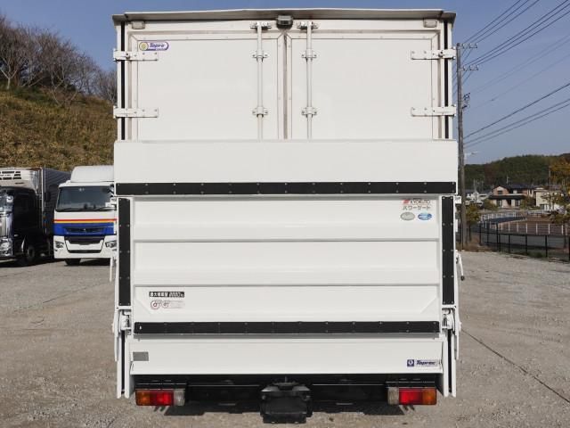 Hino DUTRO 2011-08 4384436-10