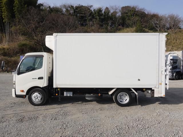 Hino DUTRO 2011-08 4384436-12