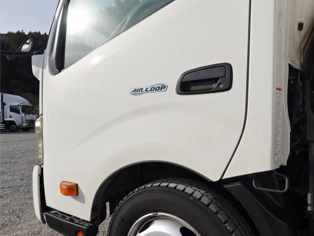 Hino DUTRO 2011-08 4384436-13
