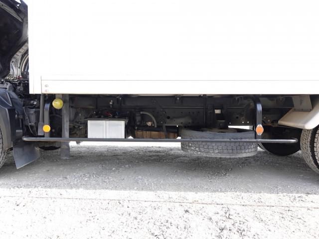 Hino DUTRO 2011-08 4384436-25