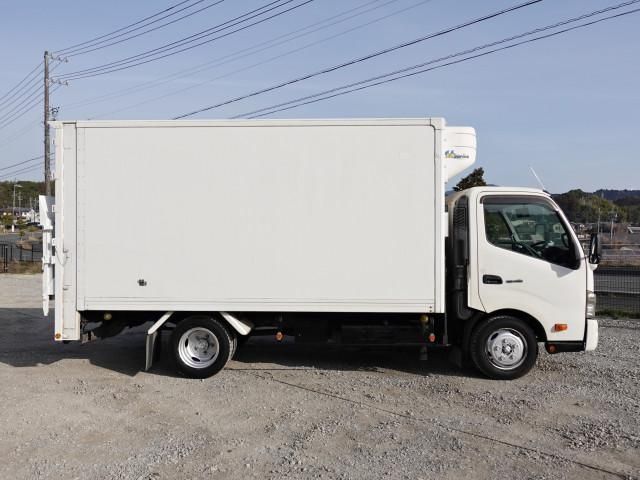 Hino DUTRO 2011-08 4384436-8