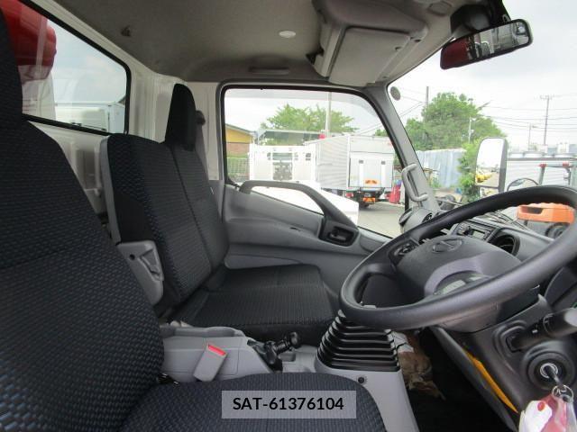 Hino DUTRO 2025-06 4420455-10