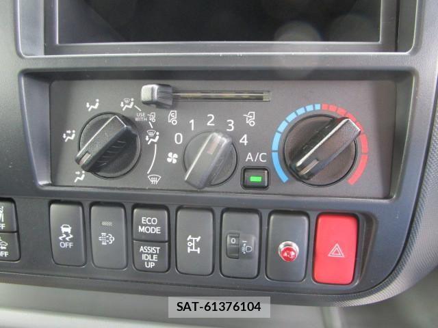 Hino DUTRO 2025-06 4420455-17