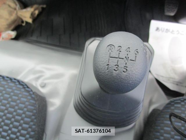 Hino DUTRO 2025-06 4420455-19