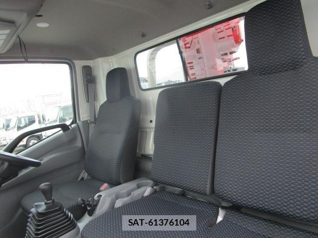 Hino DUTRO 2025-06 4420455-21